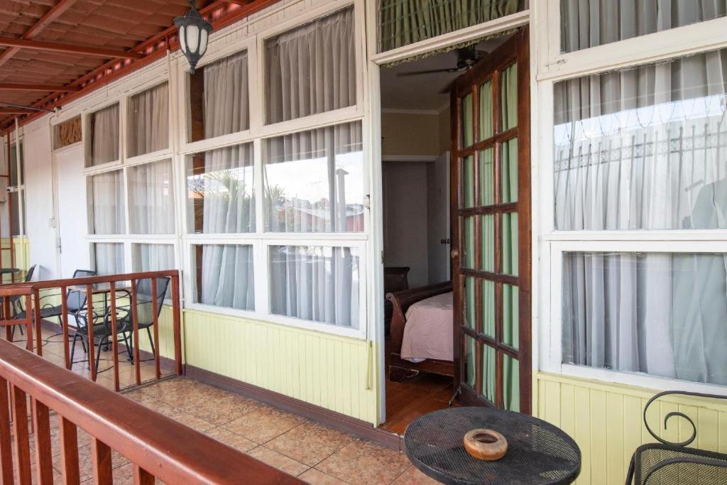Sura Bed And Breakfast サンホセ エクステリア 写真